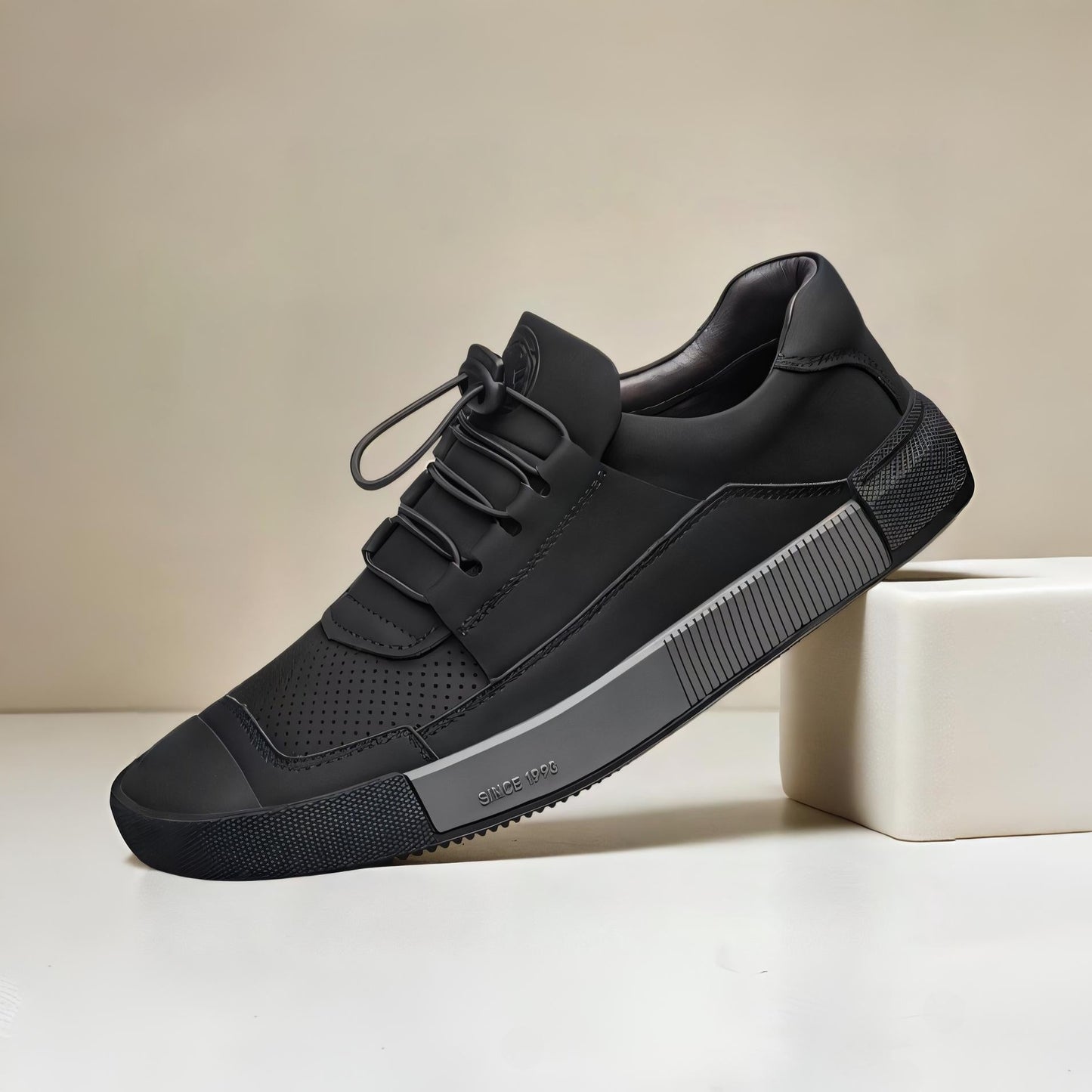 Camino Leather Sneaker - Stylish Comfort with Italian Design